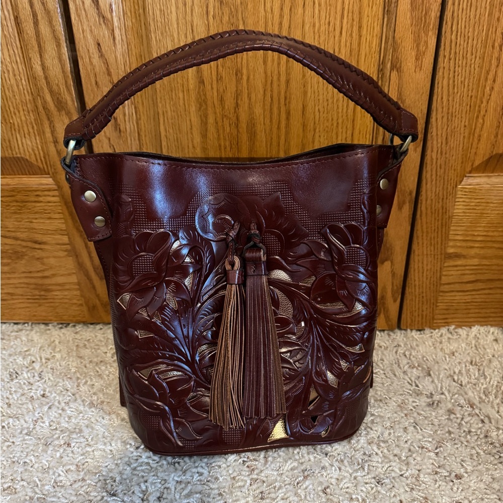 Like new Patricia Nash bucket purse